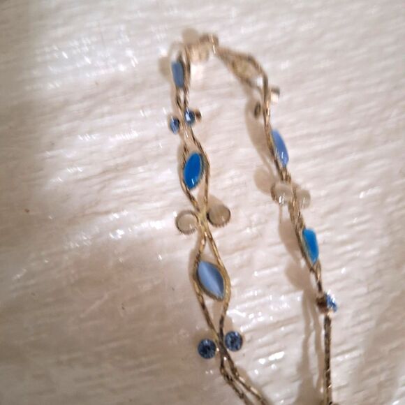 A Women's Dainty Cat's Eye Bracelet Blue and White Gemstone Elegant Fairy Core - Picture 5 of 7